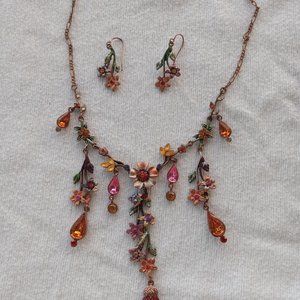 Gold Costume Jewelry Necklace and Matching Earings